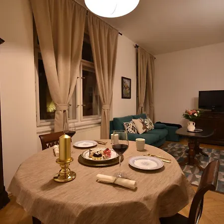 Cozy Flat By The Astronomical Clock Apartmán *