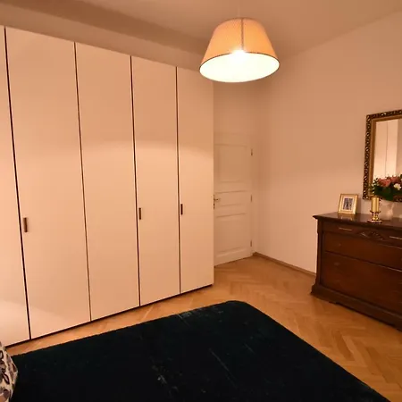 Cozy Flat By The Astronomical Clock Apartmán *